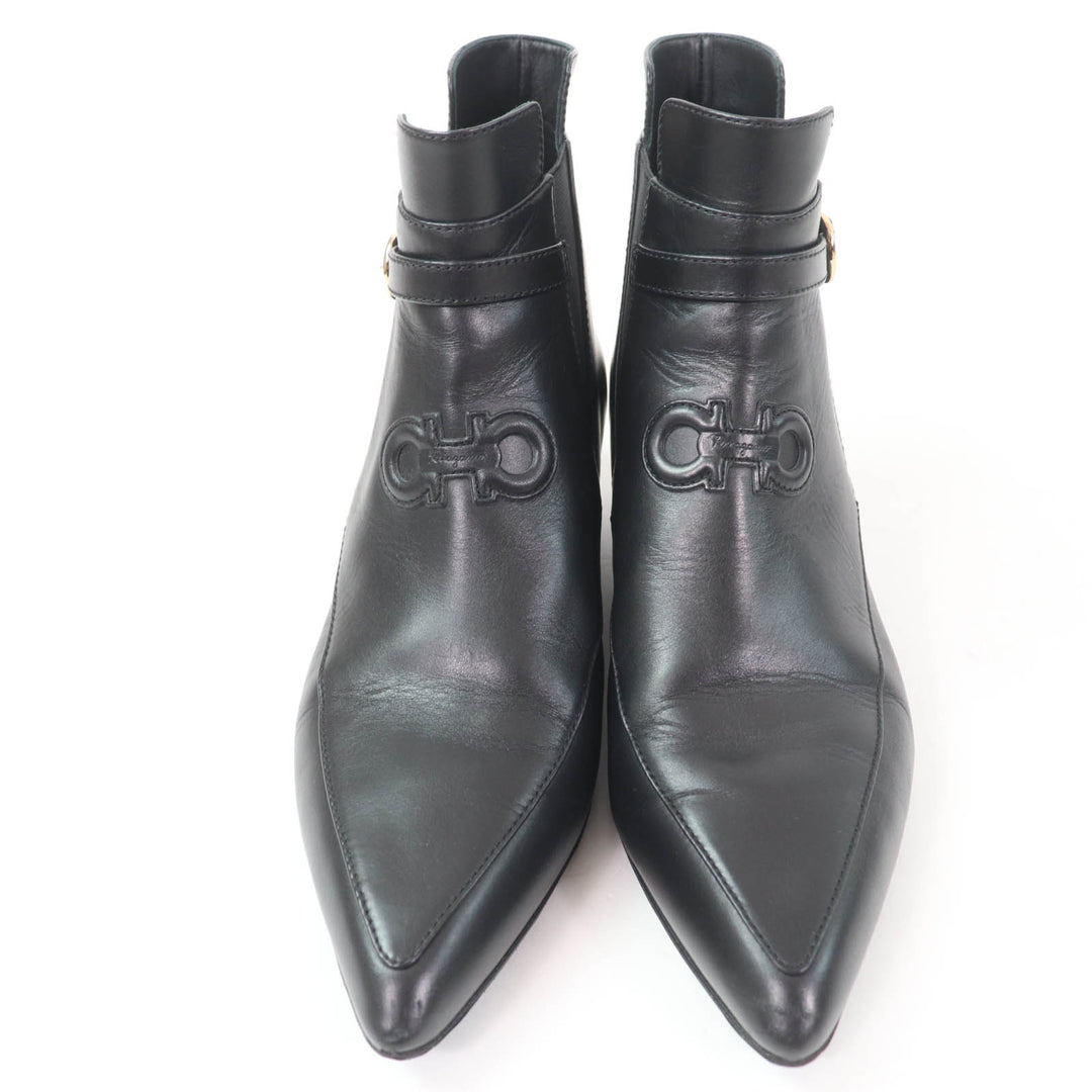 美品☆Salvatore Ferragamo サルヴァトーレフェラガモ ガンチーニ金具付 レザー ショートブーツ ブラック 約24.5cm相当 伊製 レディース
