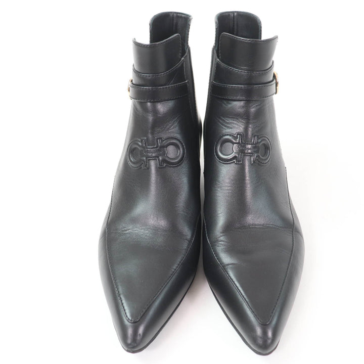 美品☆Salvatore Ferragamo サルヴァトーレフェラガモ ガンチーニ金具付 レザー ショートブーツ ブラック 約24.5cm相当 伊製 レディース