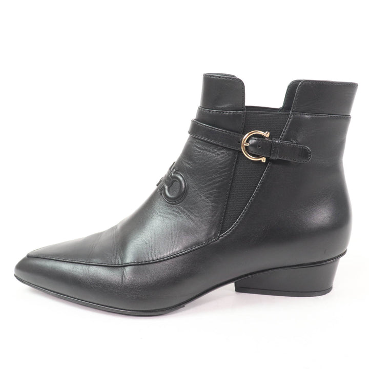 美品☆Salvatore Ferragamo サルヴァトーレフェラガモ ガンチーニ金具付 レザー ショートブーツ ブラック 約24.5cm相当 伊製 レディース