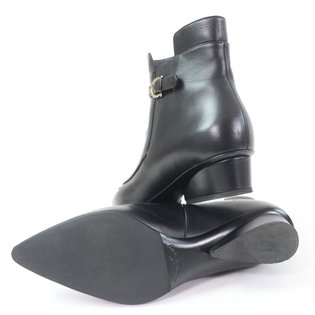 美品☆Salvatore Ferragamo サルヴァトーレフェラガモ ガンチーニ金具付 レザー ショートブーツ ブラック 約24.5cm相当 伊製 レディース