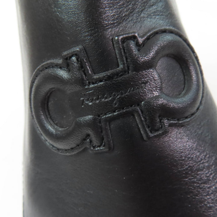 美品☆Salvatore Ferragamo サルヴァトーレフェラガモ ガンチーニ金具付 レザー ショートブーツ ブラック 約24.5cm相当 伊製 レディース