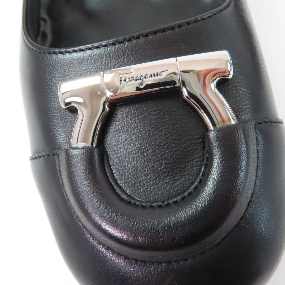 極美品☆Salvatore Ferragamo サルヴァトーレフェラガモ ガンチーニ金具付 レザー パンプス ブラック 8 イタリア製 レディース