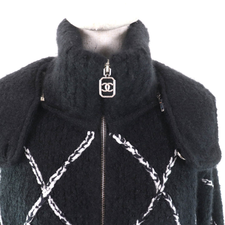 極美品★CHANEL シャネル P74369 カシミヤ シルク混 ラインストーンココマークボタン付 マトラッセ柄 ZIP UP ジャケット 黒 白 38 袋付