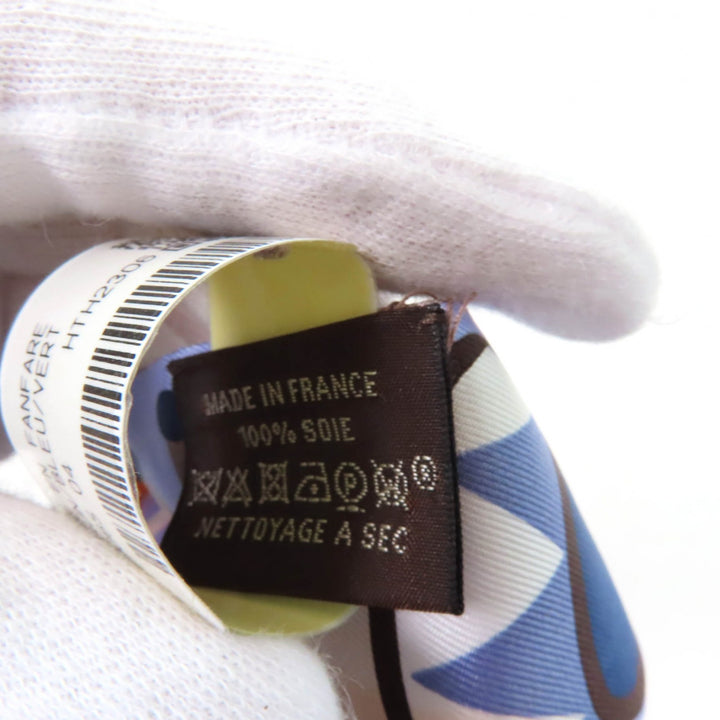 未使用品★HERMES エルメス PARADE EN FANFARE パラード アン ファンファーレ シルク100％ BRUN/BLEU/VERT スカーフ 箱付き レディース