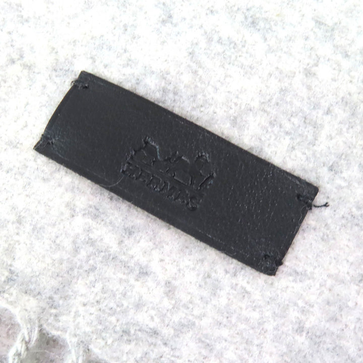 極美品△HERMES エルメス ネオ ロカバール カシミヤ100％ Gris Chine ロゴレザーパッチ フリンジ マフラー ストール ショール 箱付 伊製