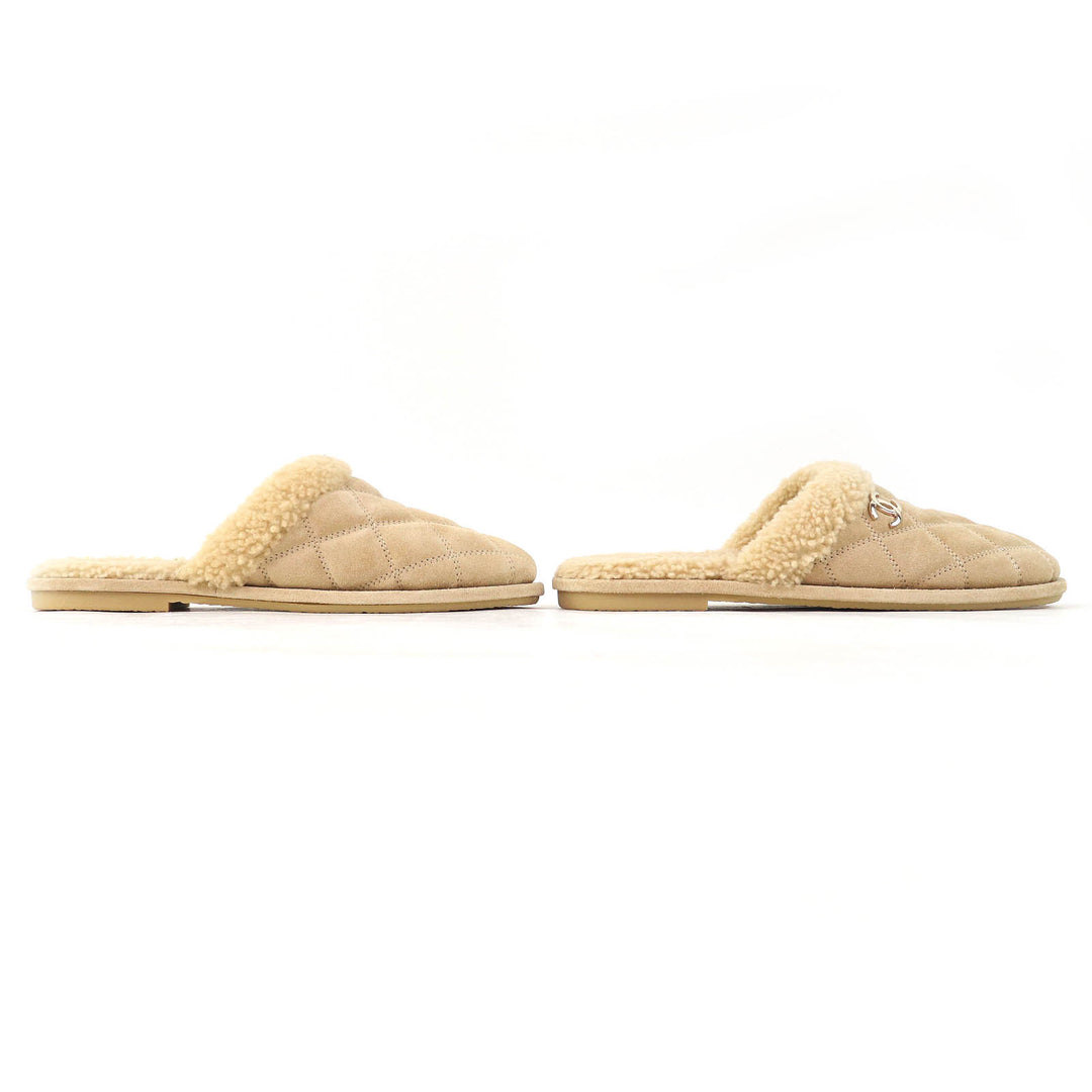 未使用品△CHANEL シャネル 23AW G45121 ココマーク マトラッセ ボア スリッパ ルームシューズ ミュール ベージュ 36 伊製 レディース