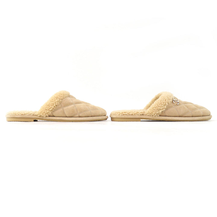未使用品△CHANEL シャネル 23AW G45121 ココマーク マトラッセ ボア スリッパ ルームシューズ ミュール ベージュ 36 伊製 レディース