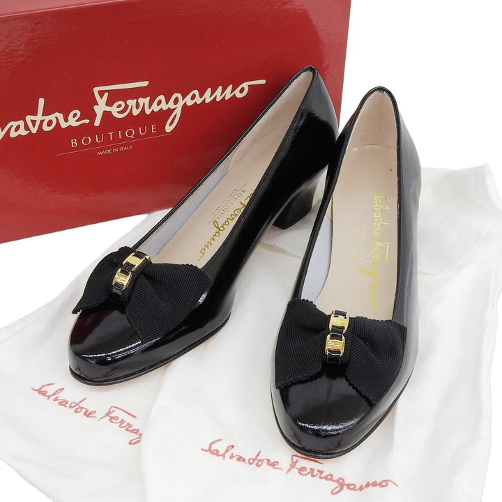 極美品▲Salvatore Ferragamo サルヴァトーレフェラガモ 67035 MAIL ヴァラリボン レザーパンプス ブラック ゴールド金具 5 箱・保存袋付