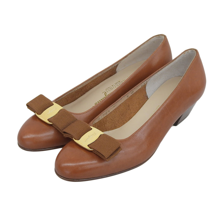 極美品▲Salvatore Ferragamo サルヴァトーレフェラガモ VARA ヴァラリボン レザーパンプス ブラウン 5 箱付き イタリア製 レディース