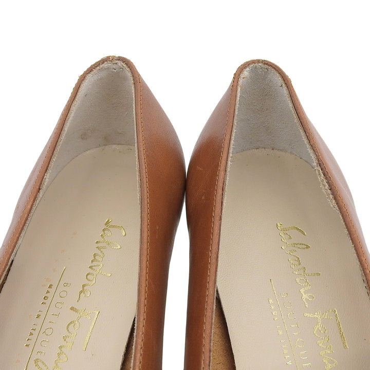極美品▲Salvatore Ferragamo サルヴァトーレフェラガモ VARA ヴァラリボン レザーパンプス ブラウン 5 箱付き イタリア製 レディース