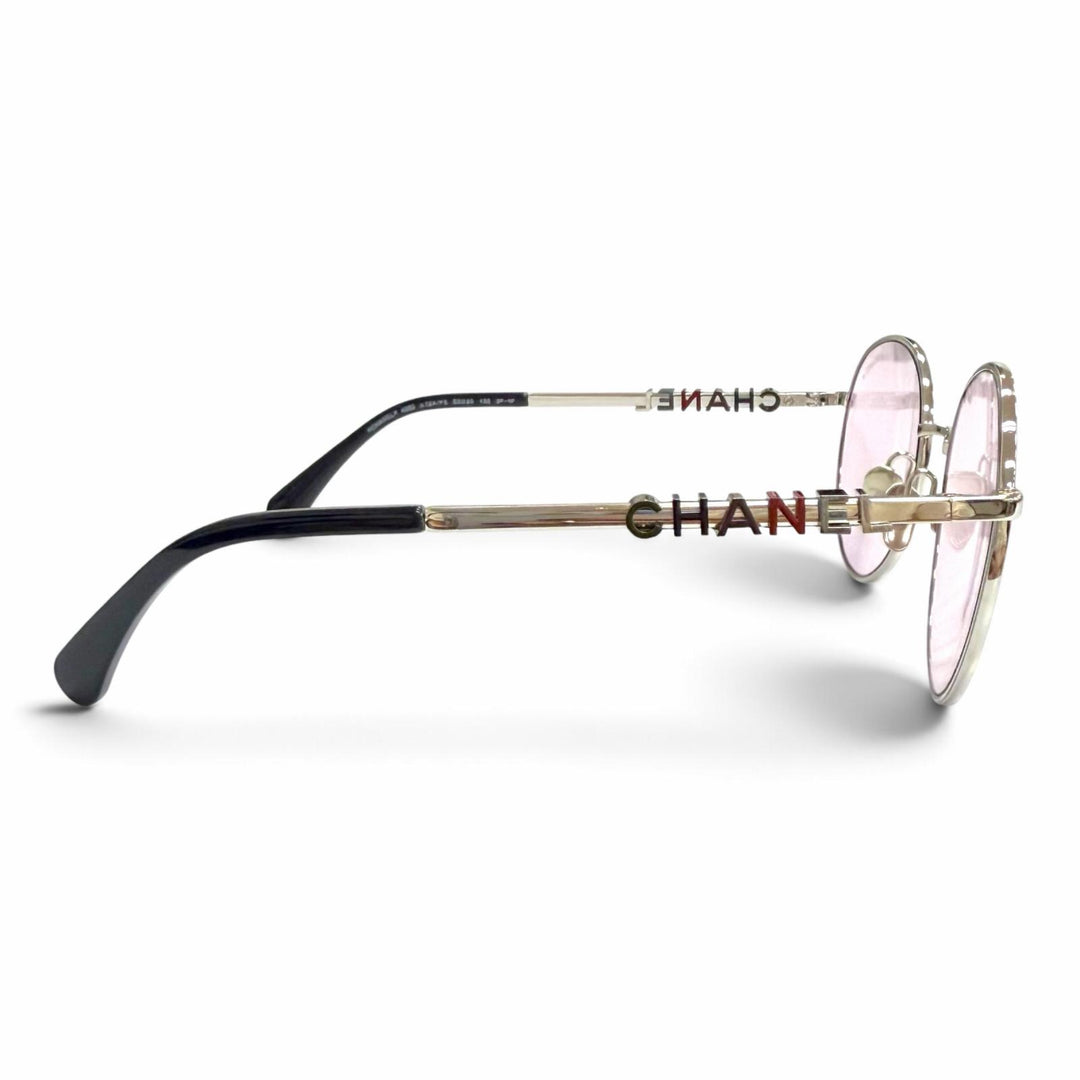 美品△CHANEL シャネル 4282 パント シェイプ サングラス ココマーク サイドロゴデザイン ボストン アイウェア シルバー 黒 53□20 135