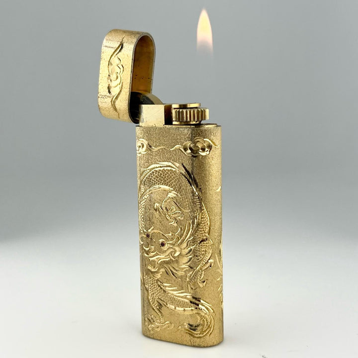 美品▲Cartier カルティエ ルビー エメラルド オーバル 龍×鳳凰 ローラー式 喫煙具 ガス ライター ゴールド スイス製 メンズ 着火確認済み