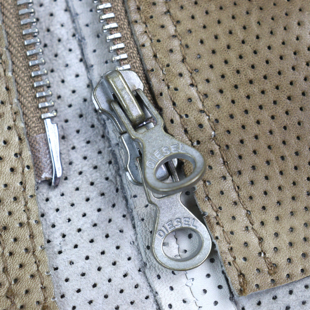 美品○DIESEL ディーゼル 23SS A08807 L-CLIME シープスキン ロゴジップ フェード加工 パンチング レザージャケット 48 正規品 メンズ
