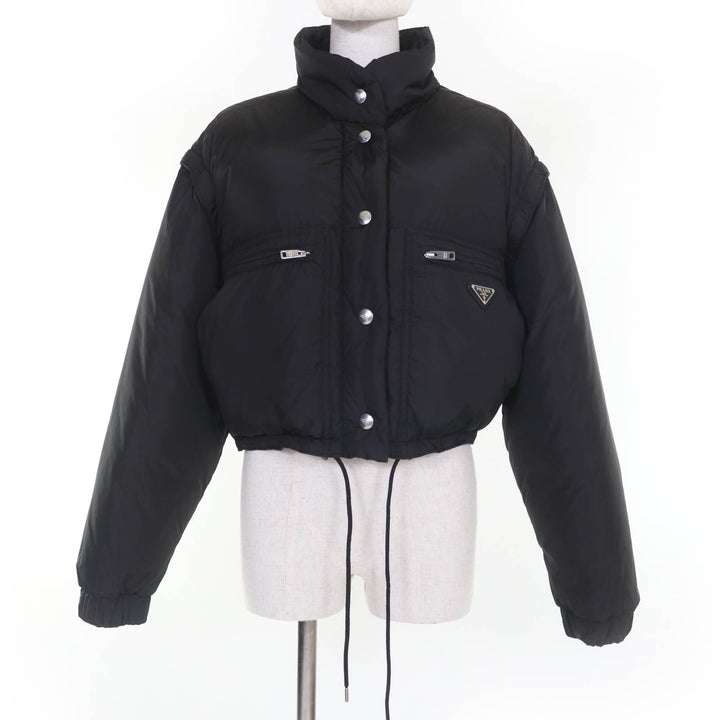 極美品☆PRADA プラダ 23AW 29Y132 RE-NYLON トライアングルロゴ クロップド 2WAY ダウンジャケット ブラック 40 正規品 レディース