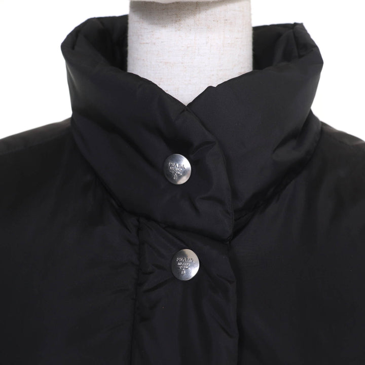 極美品☆PRADA プラダ 23AW 29Y132 RE-NYLON トライアングルロゴ クロップド 2WAY ダウンジャケット ブラック 40 正規品 レディース