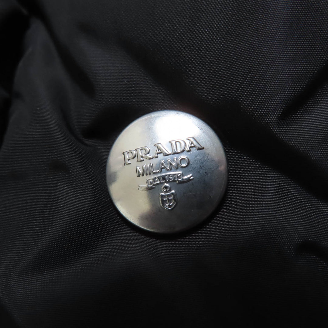 極美品☆PRADA プラダ 23AW 29Y132 RE-NYLON トライアングルロゴ クロップド 2WAY ダウンジャケット ブラック 40 正規品 レディース