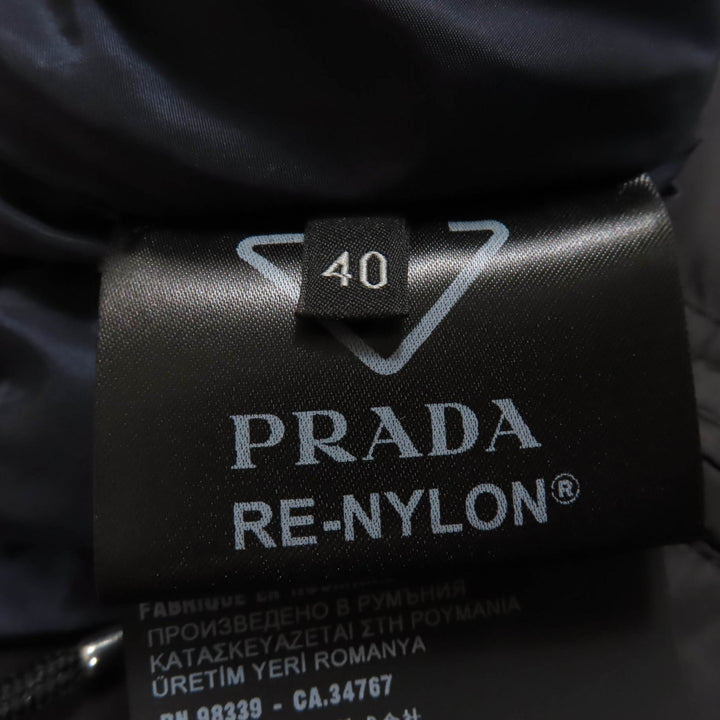 極美品☆PRADA プラダ 23AW 29Y132 RE-NYLON トライアングルロゴ クロップド 2WAY ダウンジャケット ブラック 40 正規品 レディース