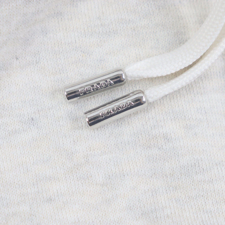 美品▼PRADA プラダ 23AW UJL24B コットン100% フロントロゴ 刺繍 フーディ プルオーバー パーカー ライトグレー S 正規品 メンズ