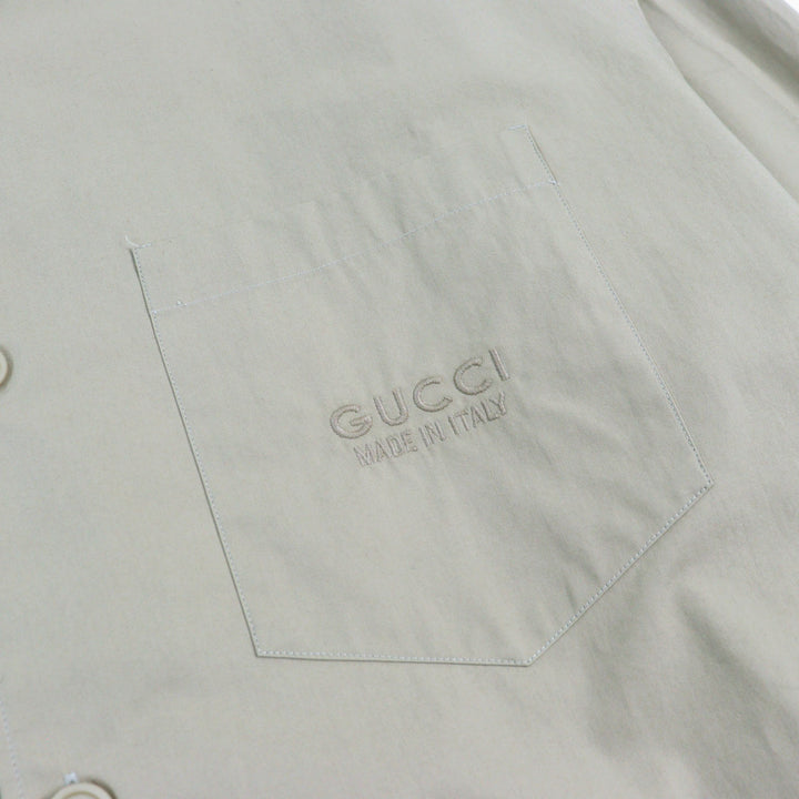 極美品○GUCCI グッチ 24SS 762164 コットン100% ロゴ刺繍 ボタンダウン ポケット付き 長袖シャツ カーキ 52 イタリア製 正規品 メンズ