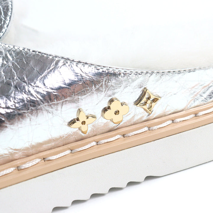 極美品○LOUIS VUITTON ルイヴィトン 1A9INM LVイージー・ライン レザー LVイニシャルベルト モノグラムフラワー メタリック サンダル 7