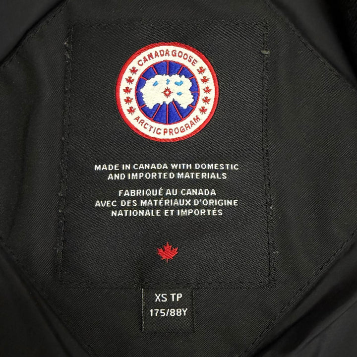 良品□CANADA GOOSE カナダグース 2052M LANGFORD ロゴワッペン フーデッドダウンジャケット コート ブラック XS カナダ製 正規品 メンズ