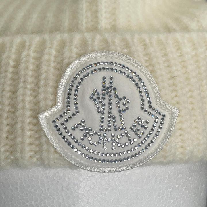 極美品▲MONCLER モンクレール 24年製 J20933B00072 BERRETTO ロゴワッペン付き ウール ニットキャップ ホワイト UNI イタリア製 正規品