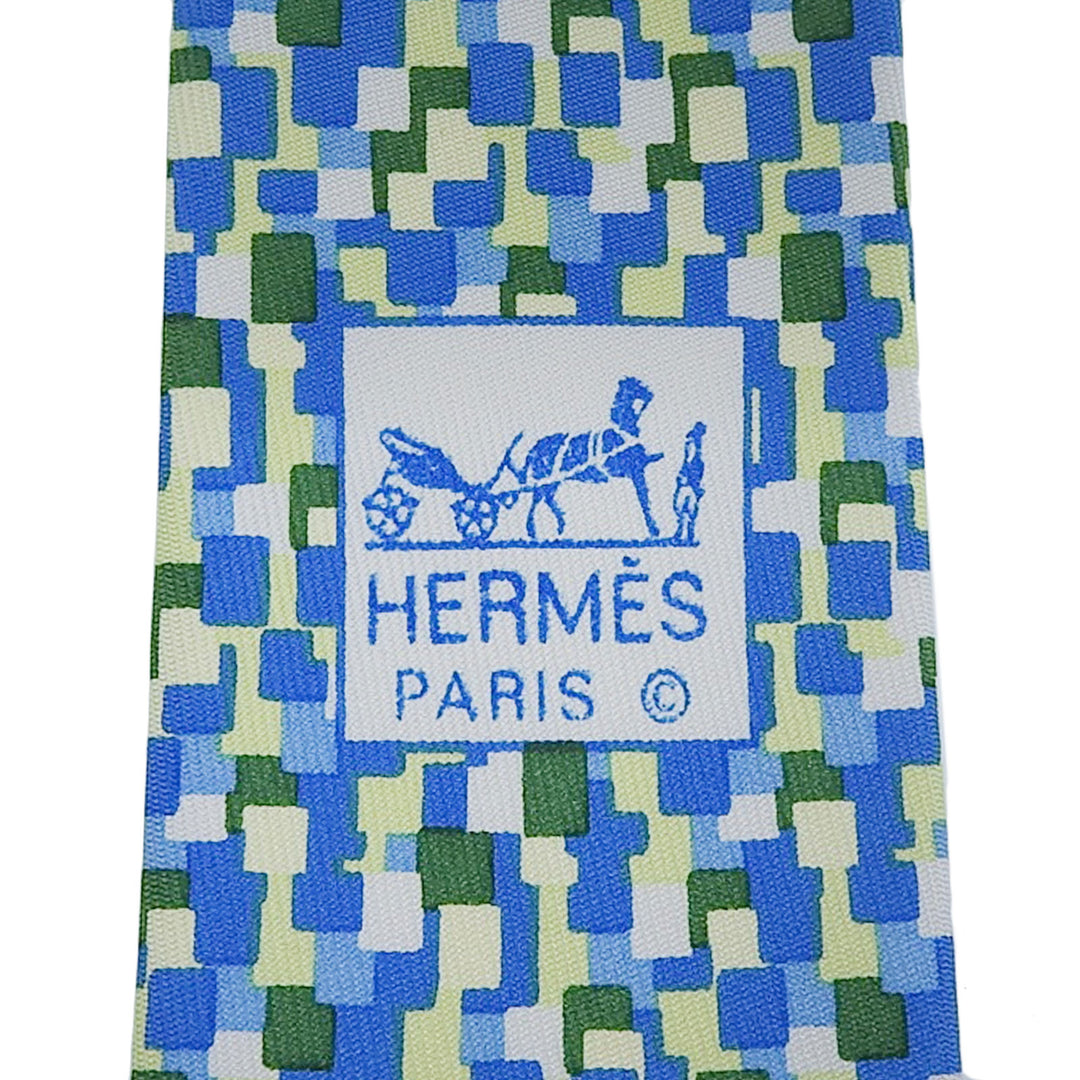 美品▲HERMES エルメス 5089 PA シルク100％ 総柄 ロゴプリント ネクタイ ブルー グリーン系 マルチ フランス製 メンズ