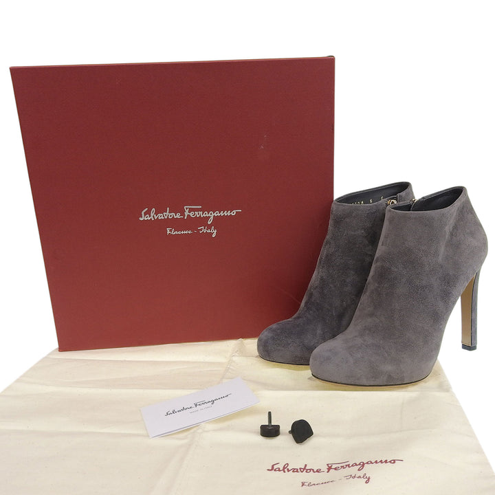 極美品▲Salvatore Ferragamo サルヴァトーレフェラガモ DG73882 GOLIA スウェードレザー アンクルブーツ グレー 6 箱・保存袋付き 伊製