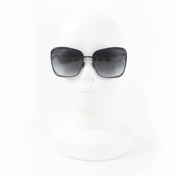 極美品☆CHANEL シャネル 71541L2616 ロゴ スクエア 現行品 サングラス アイウェア ブラック 箱・ケース付き イタリア製 レディース
