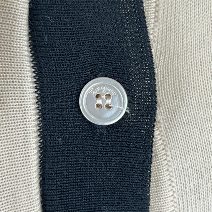 美品▲Salvatore Ferragamo サルヴァトーレフェラガモ ウール100％ ガンチーニ刺繍 ニットカーディガン ピンクベージュ S 伊製 正規品