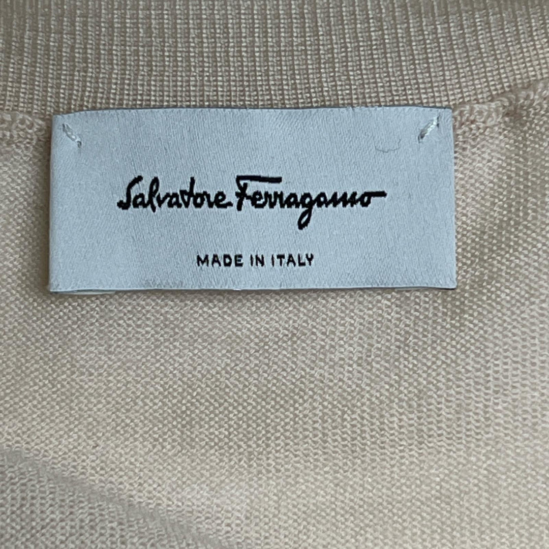 美品▲Salvatore Ferragamo サルヴァトーレフェラガモ ウール100％ ガンチーニ刺繍 ニットカーディガン ピンクベージュ S 伊製 正規品