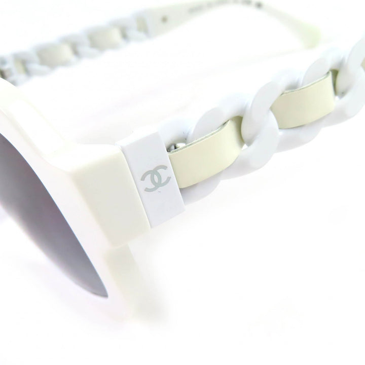 極美品△CHANEL シャネル 5465-Q-A ココマーク パテントレザー チェーン スクエア シェイプ バタフライ サングラス ホワイト 55□18 140