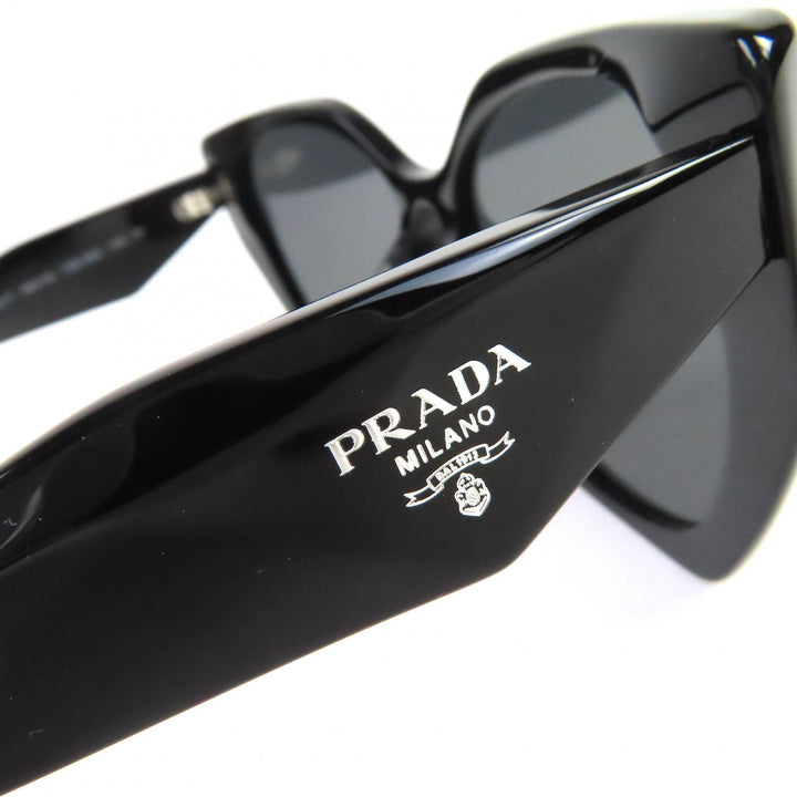 極美品△PRADA プラダ SPR 19Z-F ロゴ アジアンフィット サングラス アイウェア ブラック 56□16 145 ケース付き イタリア製 レディース