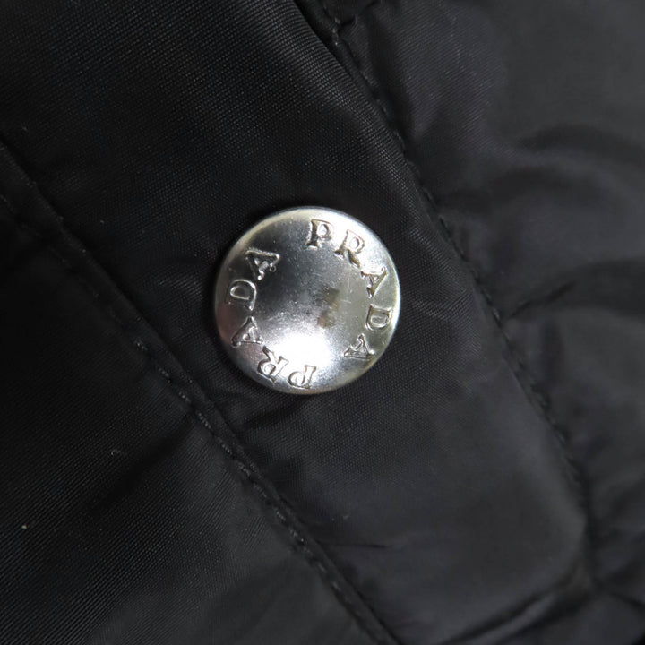 美品◇PRADA プラダ 2020年製 29Y510 トライアングルロゴプレート・襟ラムファー付き ショート丈 ダウンジャケット 42 正規品 レディース