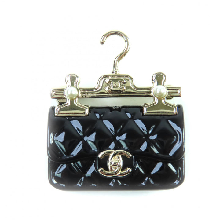 極美品★CHANEL シャネル B23C AB9849 ココマーク Fパール付 バッグデザイン ブローチ ブラック ゴールド金具 箱・保存袋付き イタリア製