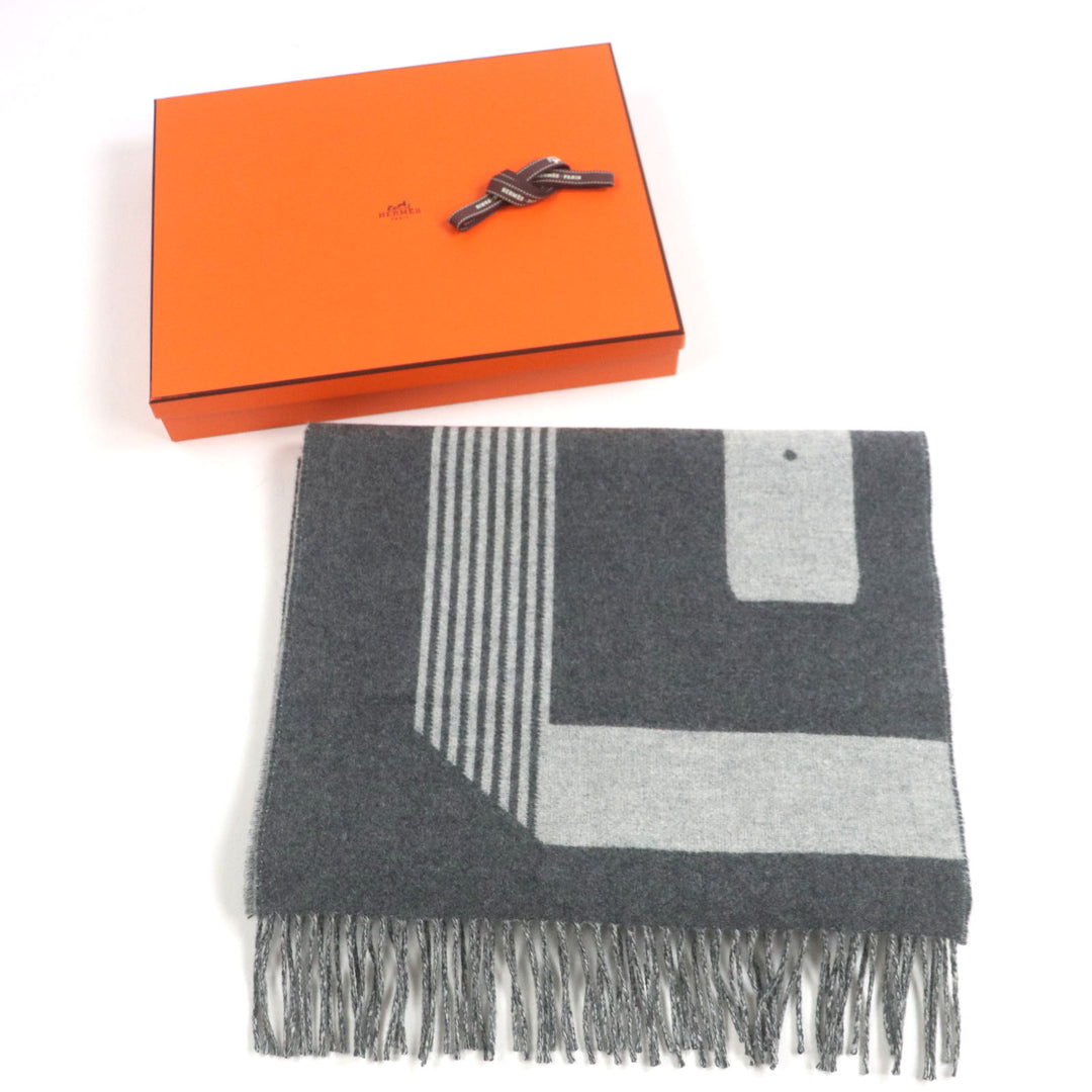 極美品▼HERMES エルメス サングル ア ブックル カシミヤ100% アントグラシト グリ・クレール フリンジ マフラー 箱付き 英国製 メンズ