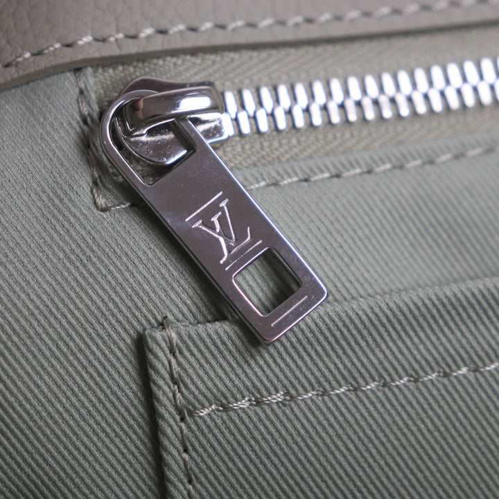 極美品▼LOUIS VUITTON ルイヴィトン M22506 ファストライン LVアエログラム カーフレザー セージ LVロゴ トートバッグ 仏製 メンズ