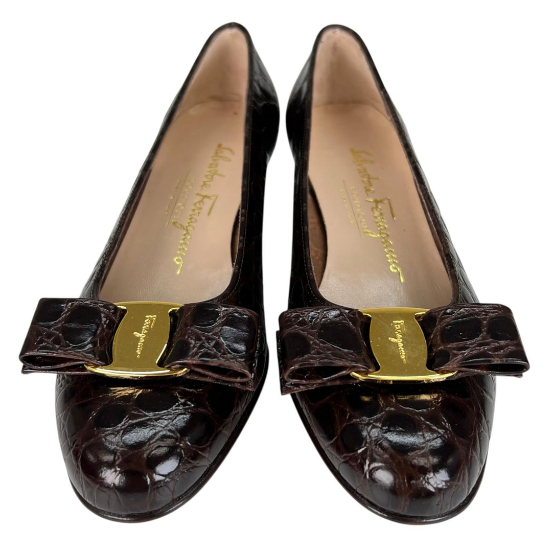 極美品▲Salvatore Ferragamo サルヴァトーレフェラガモ VARA クロコダイル型押し ヴァラリボン パンプス ブラウン ゴールド金具 5 伊製