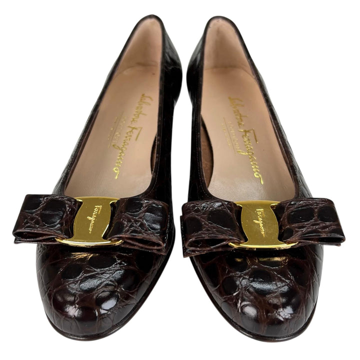 極美品▲Salvatore Ferragamo サルヴァトーレフェラガモ VARA クロコダイル型押し ヴァラリボン パンプス ブラウン ゴールド金具 5 伊製