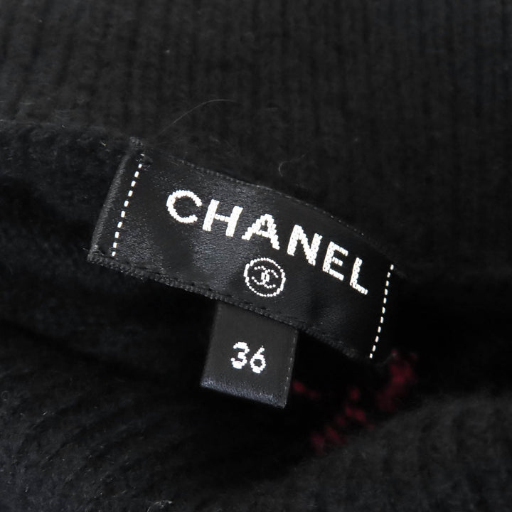 極美品△CHANEL シャネル 21N P70647 カシミヤ100％ ロゴプレート ココマーク ハイネック 長袖 ニット ブラック マルチカラー 36 正規品