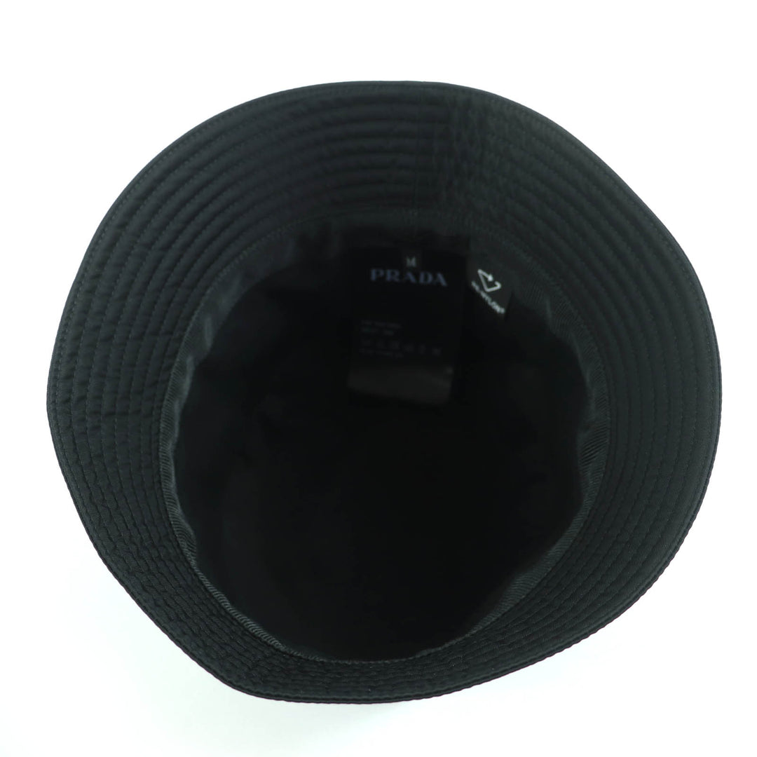 美品☆PRADA プラダ 2HC137 Re-Nylon トライアングルロゴプレート バケットハット 帽子 ブラック M イタリア製 正規品 レディース