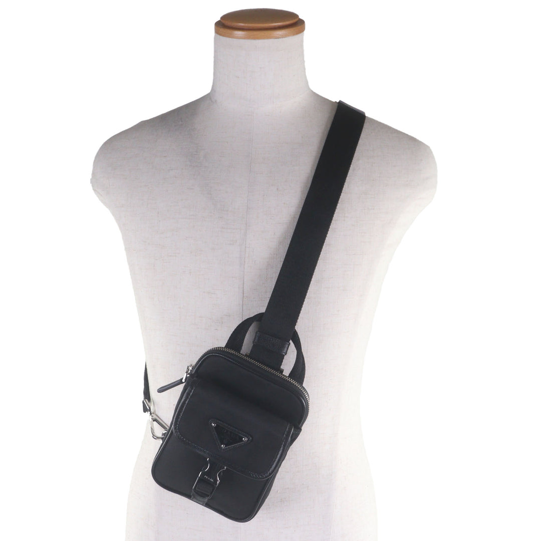 極美品▼PRADA プラダ 2ZH194 サフィアーノレザー ReNylon トライアングルロゴ スマートフォンケース ボディバッグ メンズ 定価242000円