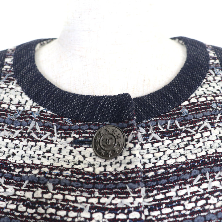 極美品◇CHANEL シャネル P45580V33648 コットン 裏地シルク100％ ココマークダラスボタン付き ツイード ノーカラージャケット 40 仏製
