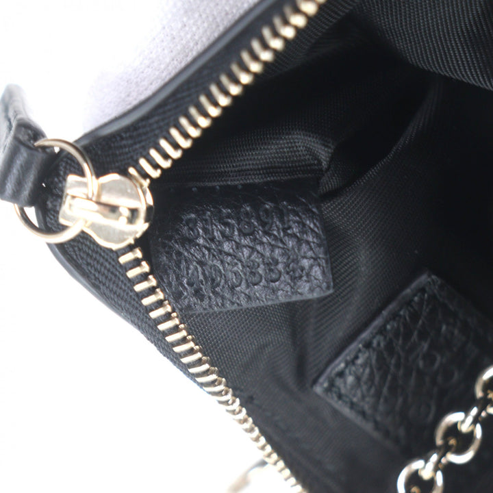 極美品▼GUCCI グッチ 815891 レザー 現行品 GGエンブレム キーポーチ コインケース ブラック ゴールド金具 箱・保存袋付き 伊製 メンズ