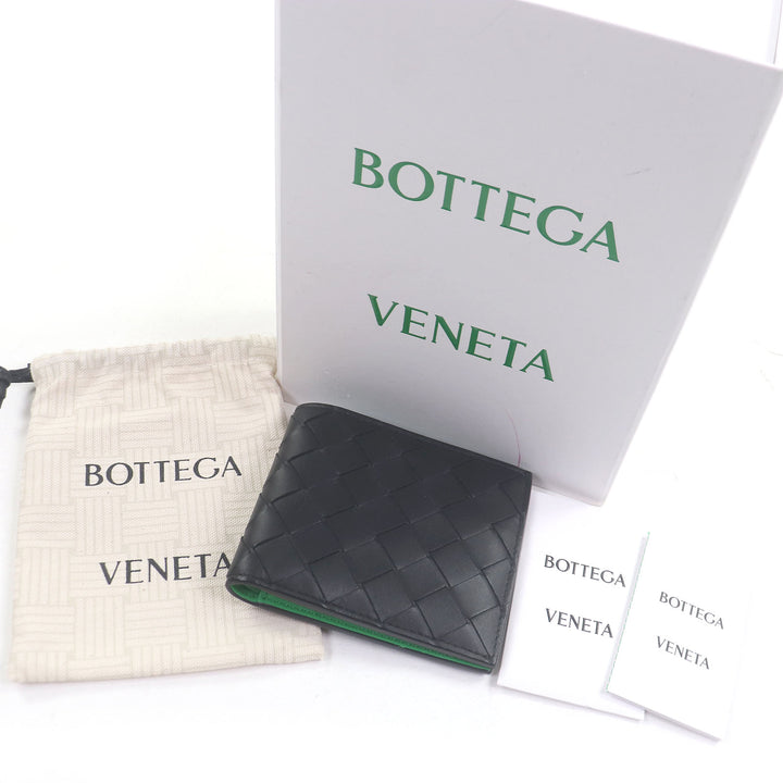 美品□BOTTEGAVENETA ボッテガヴェネタ 743211 レザー 現行品 イントレチャート 二つ折り財布 ブラック グリーン 保存袋付き イタリア製