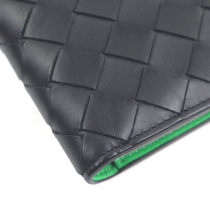 美品□BOTTEGAVENETA ボッテガヴェネタ 743211 レザー 現行品 イントレチャート 二つ折り財布 ブラック グリーン 保存袋付き イタリア製