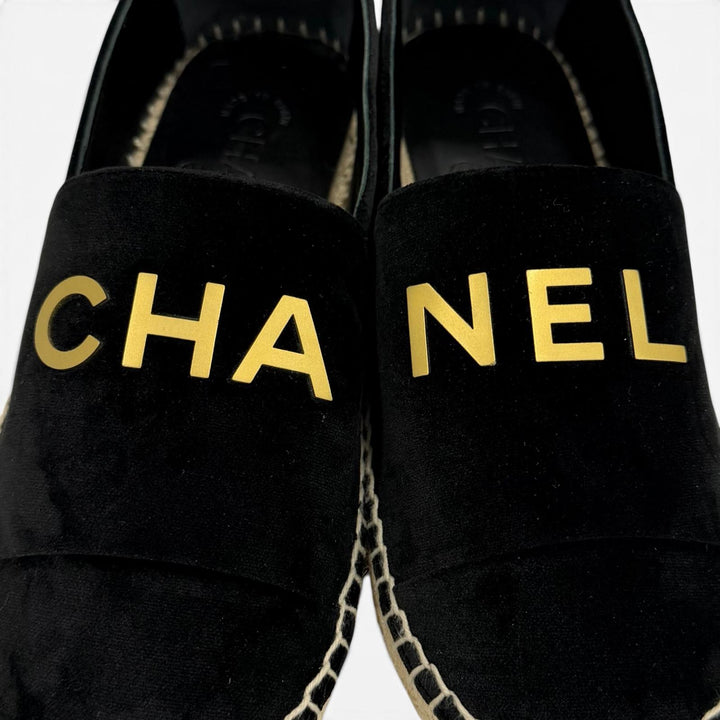 極美品★CHANEL シャネル G34012 ロゴデザイン ベロア スリッポン フラットシューズ ブラック ゴールド 37 スペイン製 箱・保存袋付き