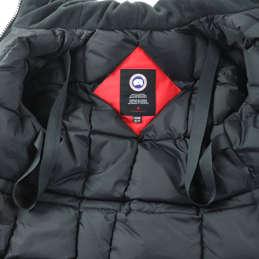 極美品★CANADA GOOSE カナダグース 3037LA VICTORIA PARKA ファー・フード・ロゴワッペン付 比翼仕立て ダウンコート レッド XS 正規品