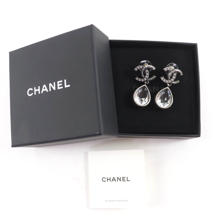 美品☆CHANEL シャネル 124A ABD777 メタル クリスタル ココマーク ビジュー ティアドロップ ピアス シルバー 箱付き 伊製 レディース
