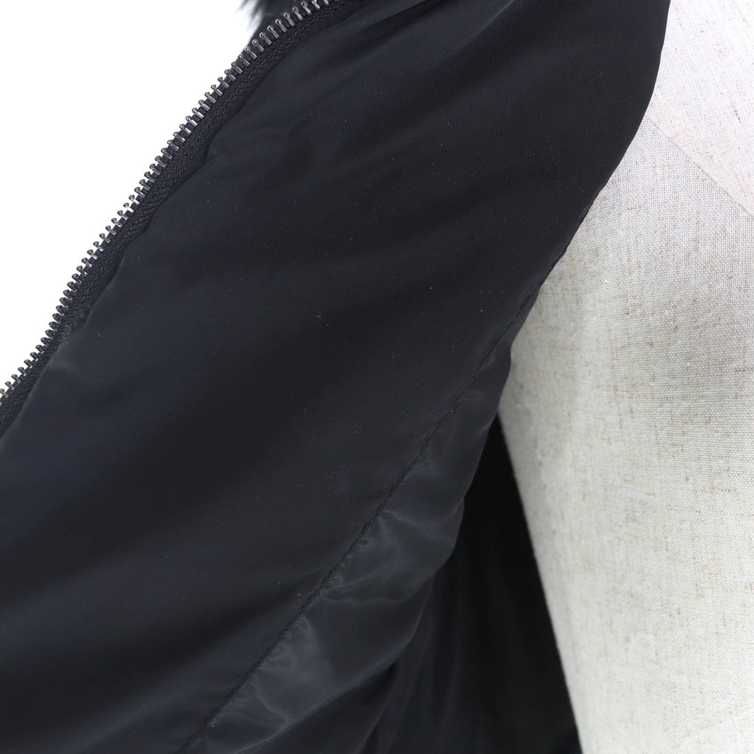 美品★EMPORIO ARMANI エンポリオ アルマーニ 6Z2B76 2NAGZ フェイクファー・フード・ロゴ金具付 スタッズ装飾 中綿コート 黒 40 正規品